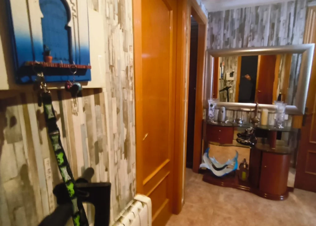 Recibidor con consola y espejo, Piso de 3 habitaciones en venta en Canet de Mar