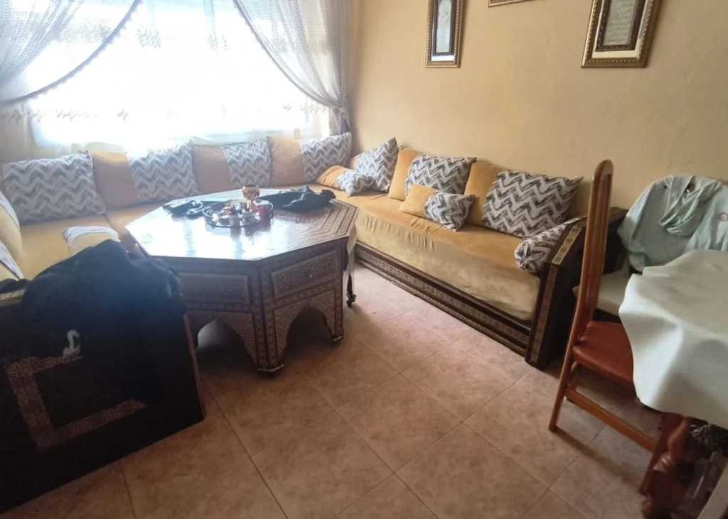 Salón con sofás de estilo marroquí, Piso de 3 habitaciones en venta en Canet de Mar