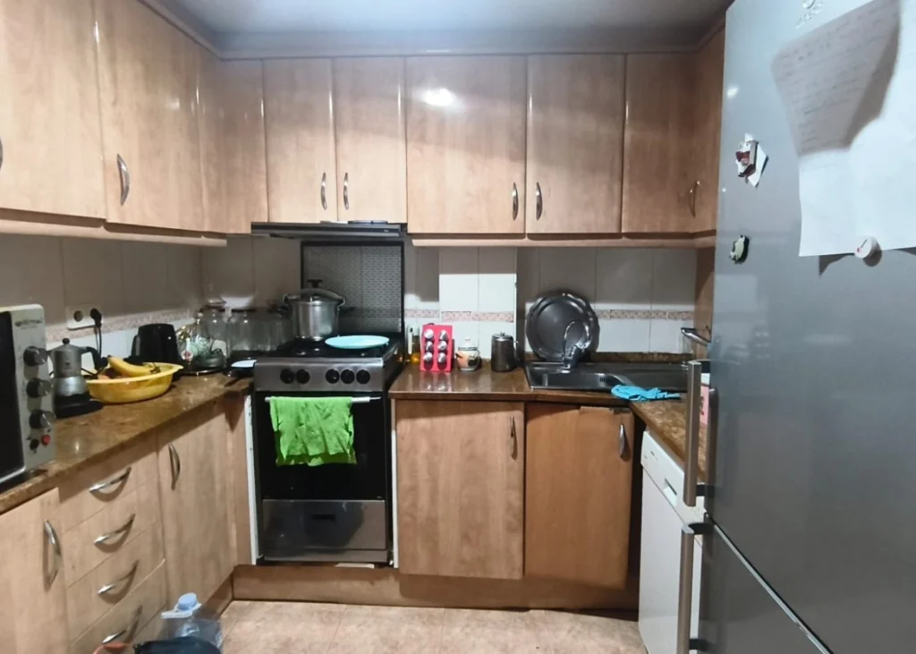 Cocina, otra vista con nevera, Piso de 3 habitaciones en venta en Canet de Mar