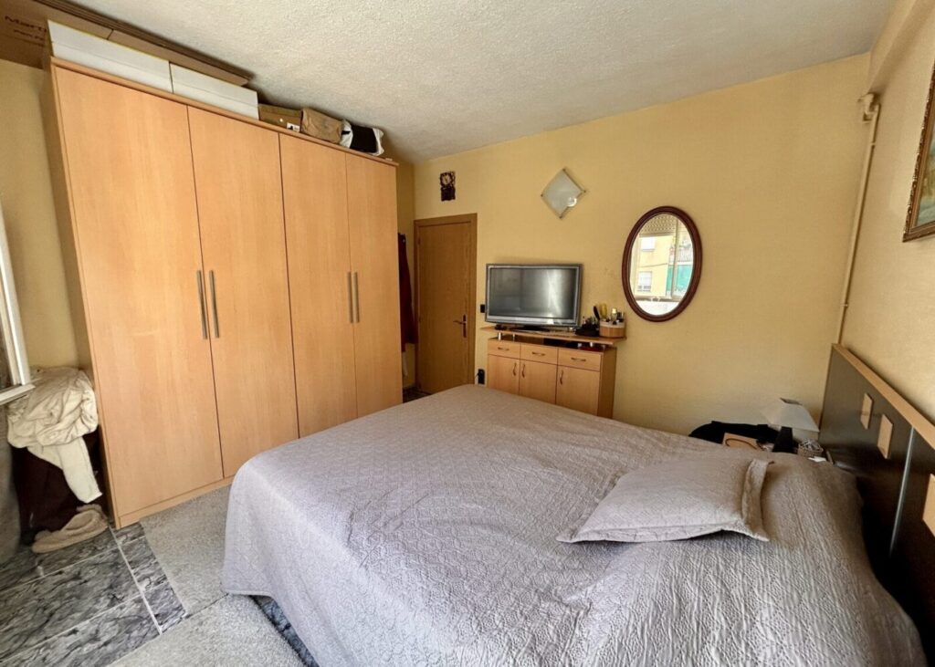 Dormitorio principal con armario