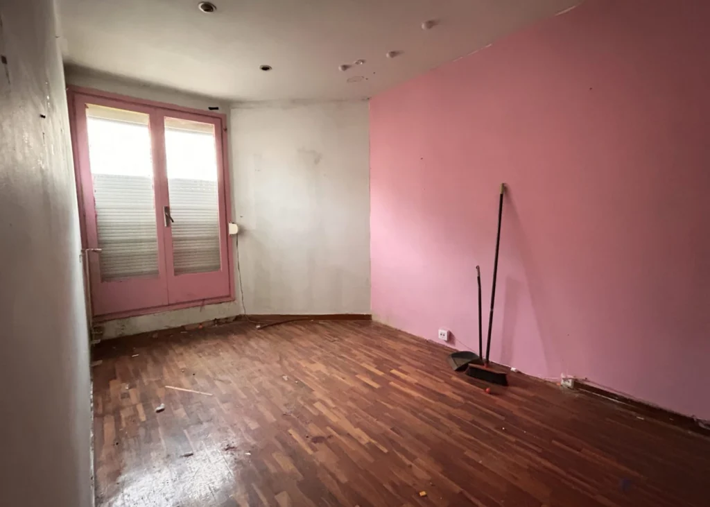 Habitación con armario rosa, Piso en Venta en Gran, Sant Vicenç de Castellet, Barcelona